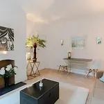Bright And Leafy 1 Bedroom Flat In The Heart Of Chelsea