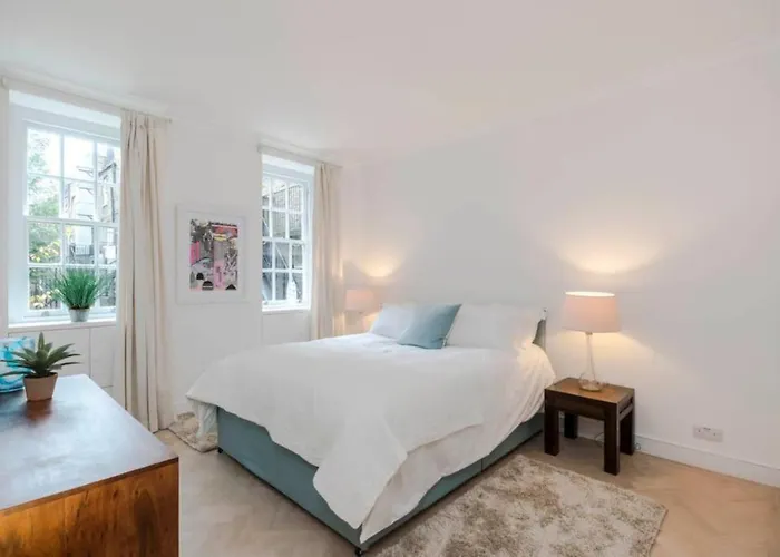 Bright And Leafy 1 Bedroom Flat In The Heart Of Chelsea