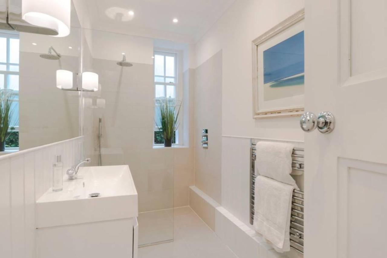 Bright And Leafy 1 Bedroom Flat In The Heart Of Chelsea Appartamento